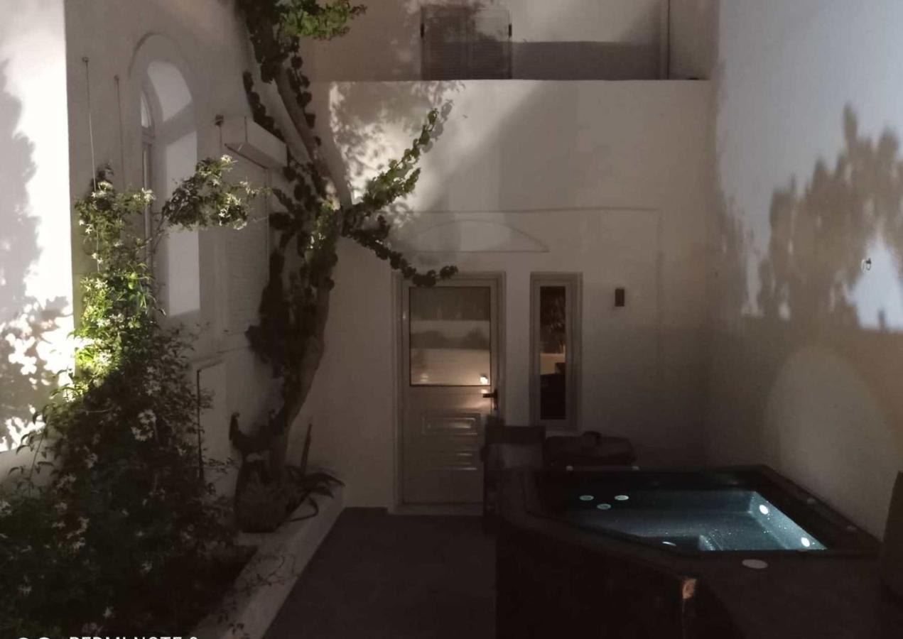 Sensia Luxury Studio With Hot Tub Oia  Bagian luar foto